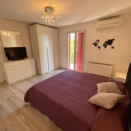 Reverso - Alloggi Con Solarium Vista Mare Caorle Exterior photo