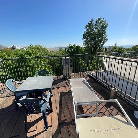 Reverso - Alloggi Con Solarium Vista Mare Caorle Exterior photo