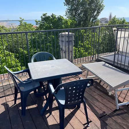 Reverso - Alloggi Con Solarium Vista Mare Caorle Exterior photo